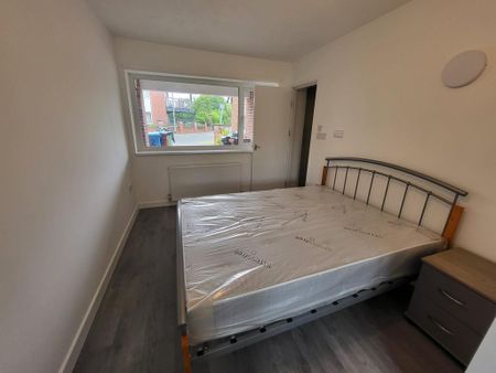 3 bedroom terraced house to rent - Photo 5