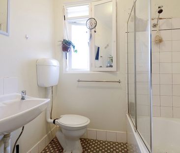 Generously Proportioned Apartment in Balaclava - Photo 4