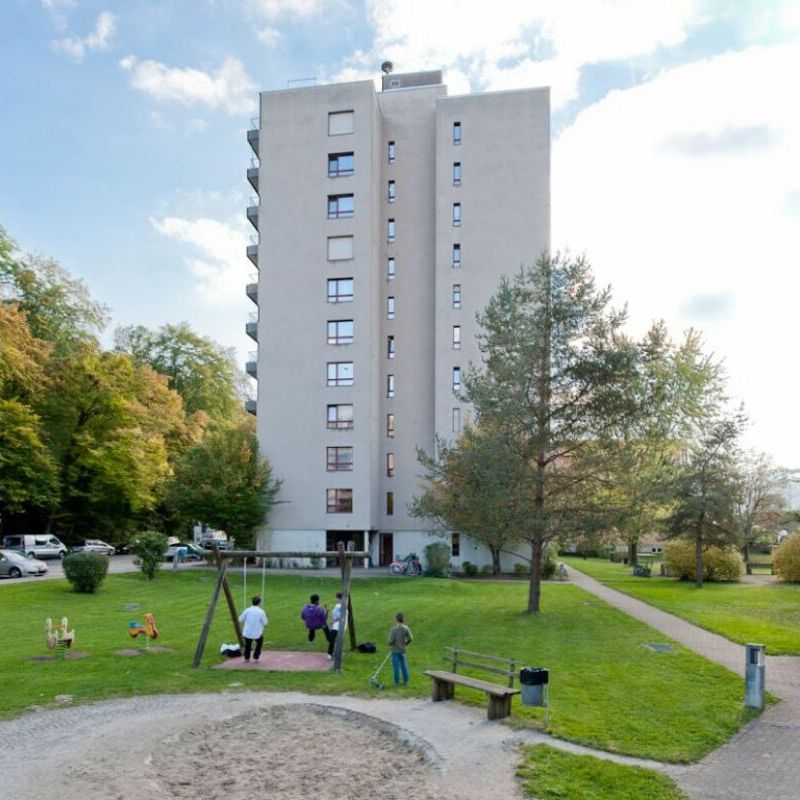 Schöne 4 Zimmer Wohnung in beliebtem Quartier nähe Waldrand und dennoch zentral - Photo 1