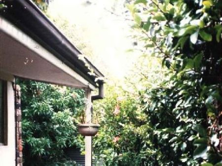 "FRESHLY PAINTED" LOVELY 2 STOREY TERRACE HOUSE - Photo 5