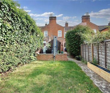 2 bedroom terraced house to rent - Photo 3