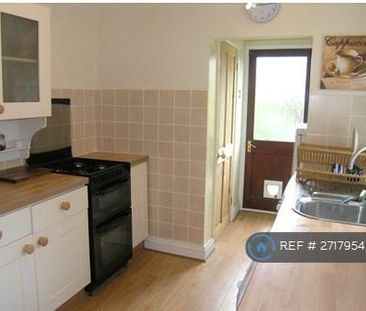 2 bedroom terraced house to rent - Photo 2