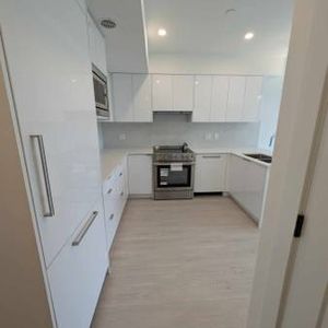 2 bedroom 2 baths apartment - Joyce-Collingwood - Photo 2