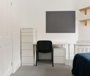 4 bedroom terraced house to rent - Photo 5