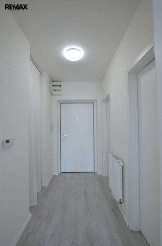 Pronájem bytu 1+kk v osobním vlastnictví 41 m², Holubice - Фото 2