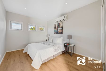 Stylish Two-Storey Living Minutes from Melbourne CBD - Photo 5