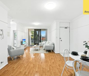 Spacious, Solid & Superbly Located - Your Westmead Oasis Awaits! - Photo 2