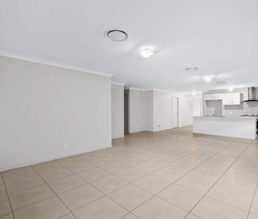 Spacious Family Home! - Photo 1