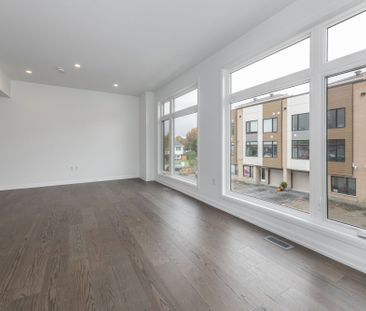 For Lease - 58 CHERRY BLOSSOM Private, Parkway Park - Queensway Ter... - Photo 2