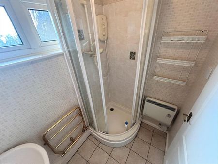 3 bedroom apartment to rent - Photo 5