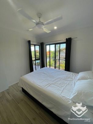 Centrally located, Freshly renovated Apartment! - Photo 1