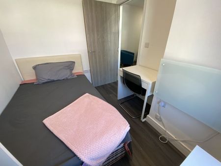 2 bedroom flat to rent - Photo 5