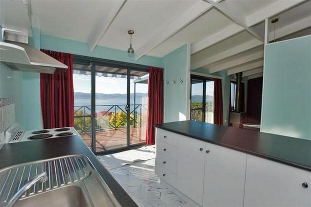 1/4 Amanda Crescent, Sandy Bay TAS 7005 - Apartment For Rent | Domain - Photo 1