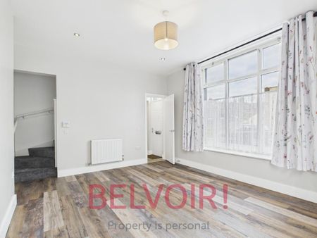 2 bedroom end of terrace house to rent - Photo 3