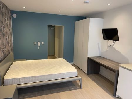 Studio Flat, Lymington Road, NW6 - Photo 4