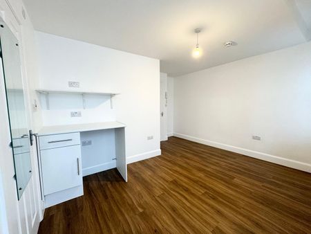 5 Bed Terraced House, Shelbourne Road, N17 - Photo 5