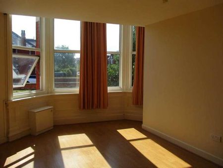 Pine Court, Lathom Road, Southport, PR9 - Photo 4