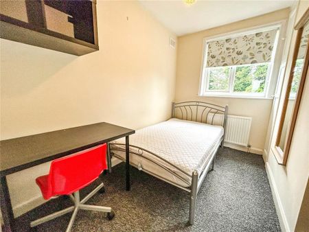 4 bedroom semi-detached house to rent - Photo 5