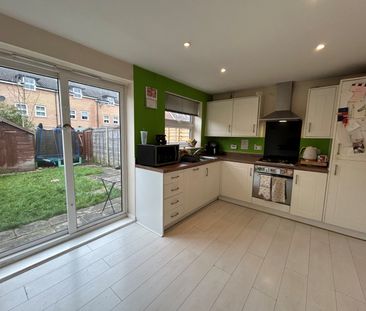 3 bedroom terraced house to rent - Photo 3