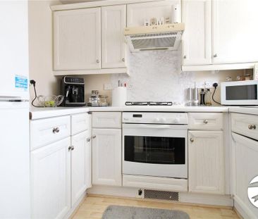 2 bedroom semi-detached house to rent - Photo 2