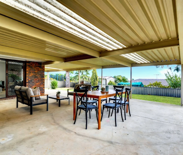 Stylish family home set close to the beach - Photo 4