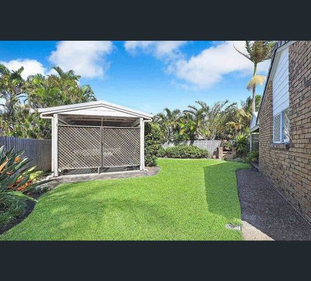 4 Nagari Place, Warana, Qld 4575 - Photo 1
