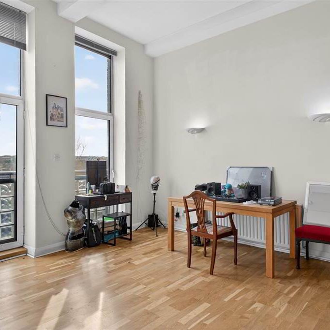 207 Somerset Studios, Marcus Ward Street, Belfast, BT7 1RP - Photo 1