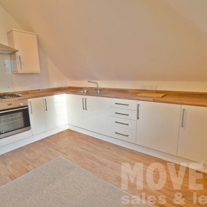 TALBOT WOODS, BOURNEMOUTH - Photo 1