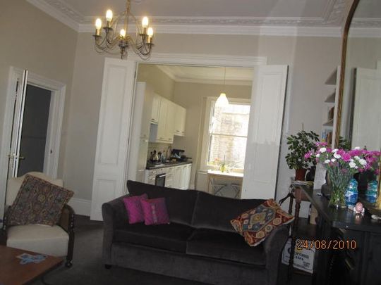 Room in a Shared House, B, W9 - Photo 1