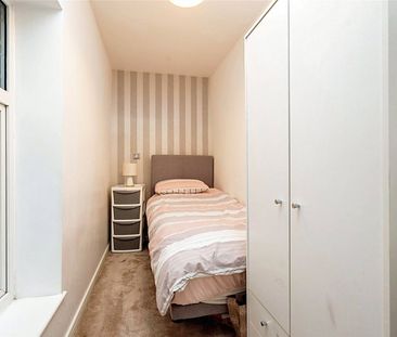 Mildmay Road, Romford, RM7 7DA - Photo 2