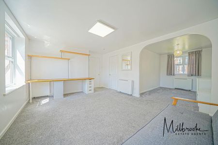 2 bedroom apartment to rent - Photo 2
