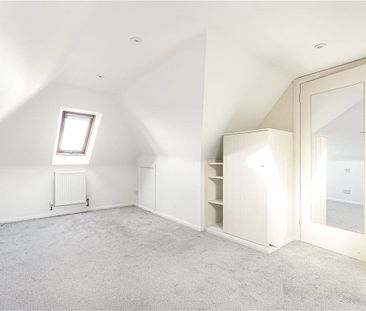 A 6 bedroom, detached house, with an annexe - Photo 3