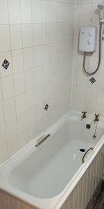 1 bedroom block of apartments to rent - Photo 4