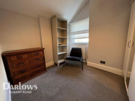 2 bedroom flat to rent - Photo 5
