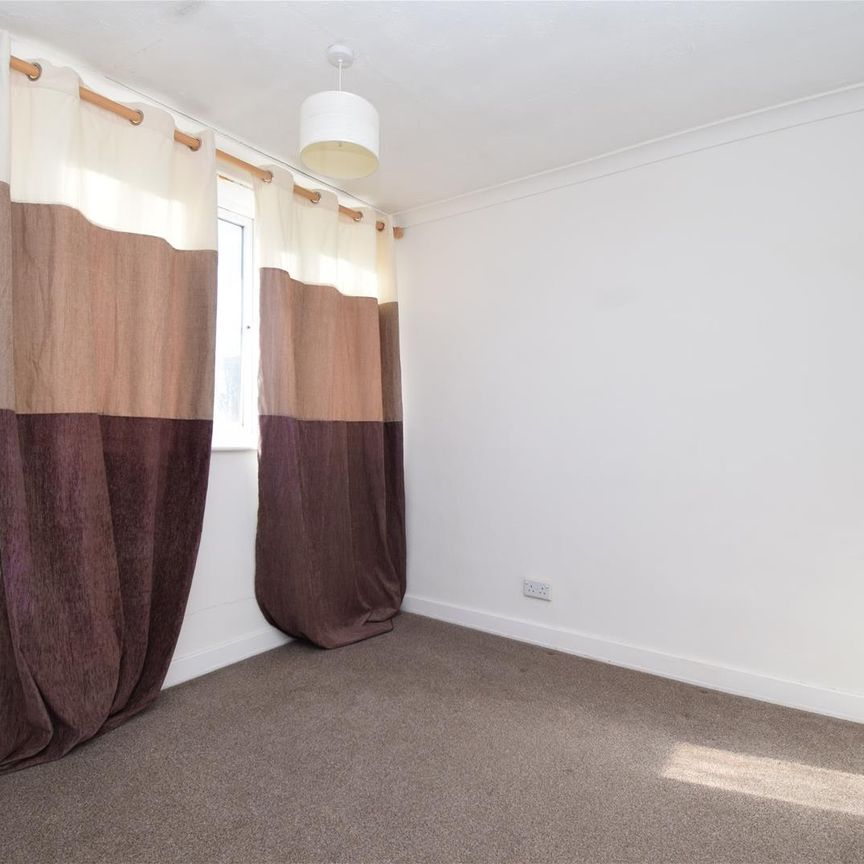 Denby Dale Road West, Calder Grove, Wakefield - Photo 1