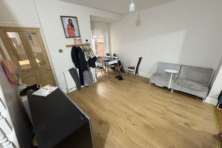 Bostock Avenue - Photo 2