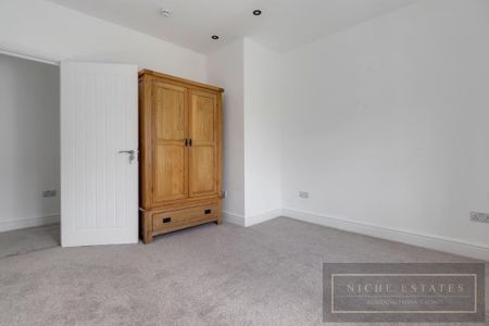 5 bedroom detached house to rent - Photo 4