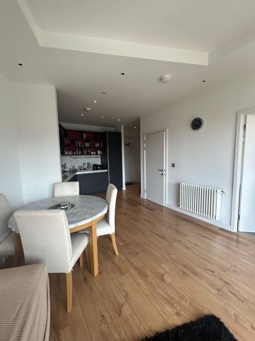 1 Bed Flat, Modena House, E14 - Photo 4