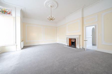 3 bedroom apartment to rent - Photo 2