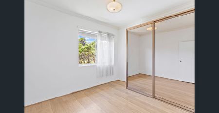 Peaceful Coastal Retreat Moments from Bronte Beach - Photo 3