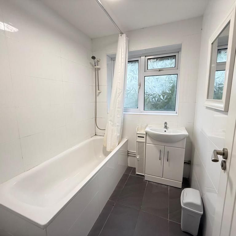 2 bedroom maisonette to rent - Photo 1