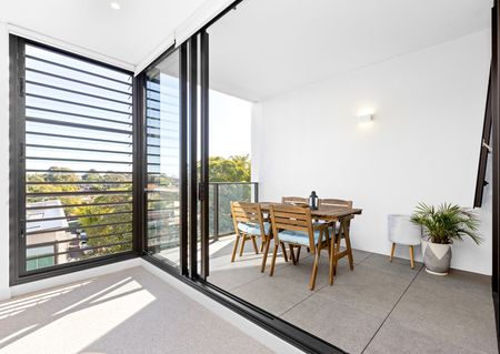 Stylish North-West Facing Apartment with Leafy Outlook - Photo 5