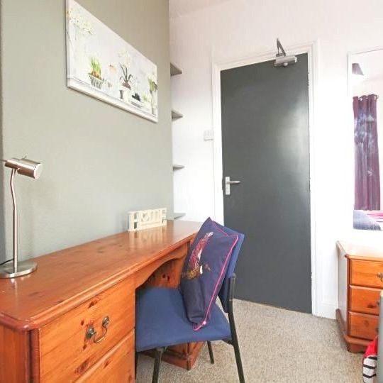 96 Foster Street, Lincoln, Lincolnshire Lincolnshire, LN5 7QF - Photo 1