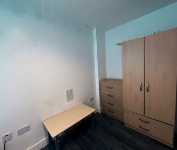 Compact size studio flat for single person - high road ilford - Photo 4
