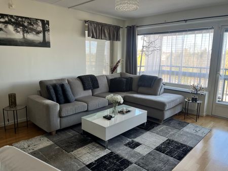 1:a Rum Skärholmen för 1 kvinna - Photo 2
