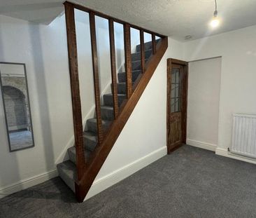 2 bedroom terraced house to rent - Photo 2