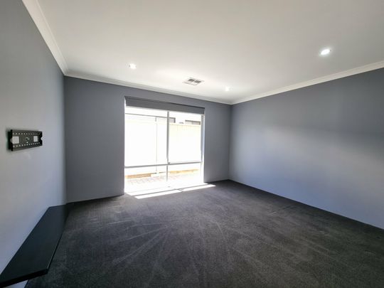 Modern Family Living Made Easy – Spacious 4x2 in a Prime Location! - Photo 1