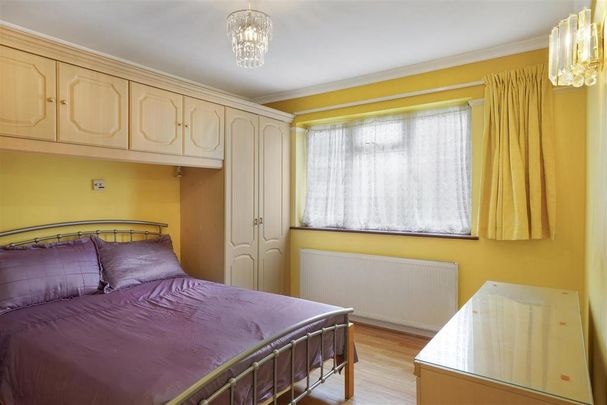 4 bedroom semi-detached house to rent - Photo 1
