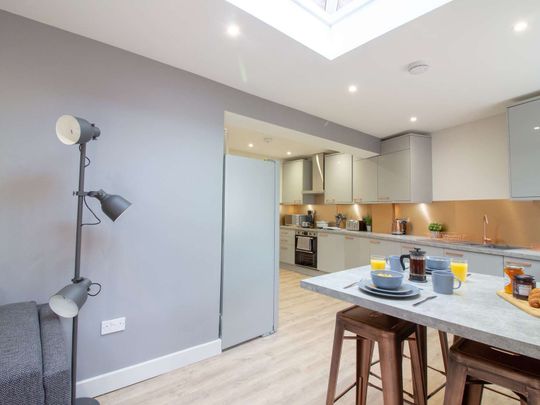 Broadway 4 - Photo 1