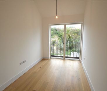 North Quay, Hayle, Cornwall, TR27 - Photo 2